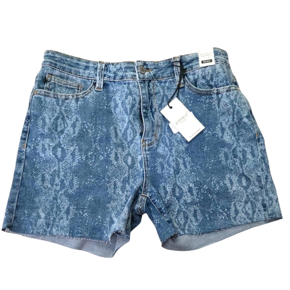 Judy Blue Women's Snake Print Shorts - Picture 1 of 8